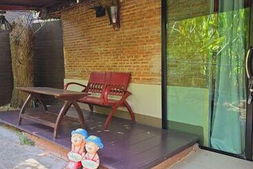 Kaengkrachan Boathouse Paradise Resort