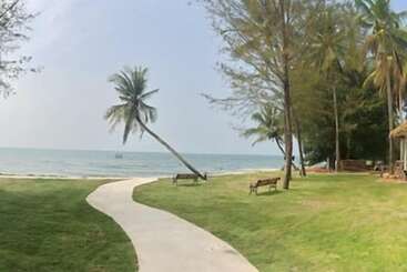 Meet The Sea Resort
