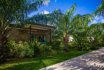 Palm Pran Resort