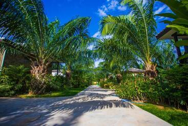 Palm Pran Resort