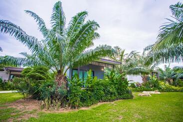 Palm Pran Resort
