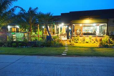 Palm Pran Resort