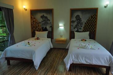 Palm Pran Resort
