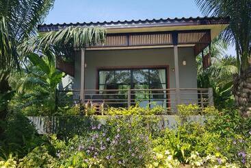 Palm Pran Resort