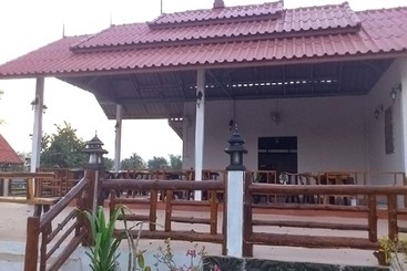 Suanlamyai Resort