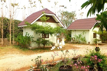 Suanlamyai Resort