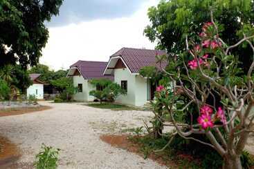 Suanlamyai Resort