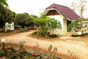 Suanlamyai Resort