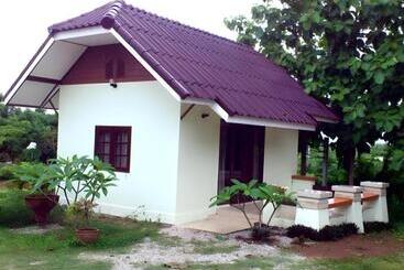 Suanlamyai Resort