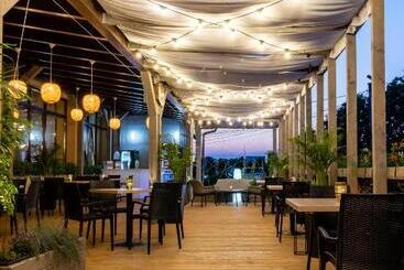 هتل Restaurant Alesia
