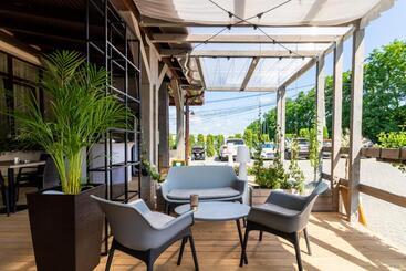هتل Restaurant Alesia