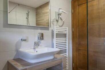 تختخواب و صبحانه Rooms Imperial House