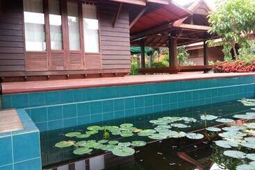 هتل Rim Nam Kong Homestay & Campsite