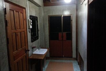 هتل Rim Nam Kong Homestay & Campsite