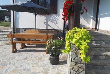 پانسیون House Flora