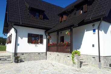 پانسیون House Flora