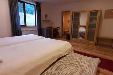 پانسیون Lermont Guest House