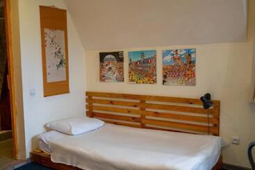 پانسیون Lermont Guest House