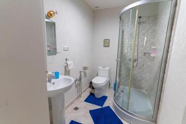 پانسیون Lermont Guest House