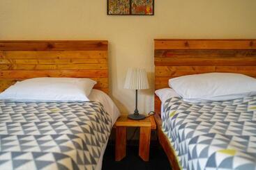 پانسیون Lermont Guest House