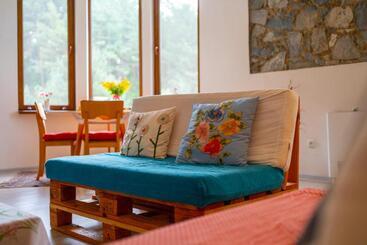 پانسیون Lermont Guest House