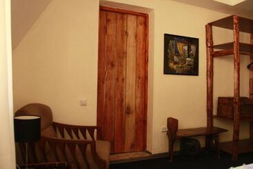 پانسیون Lermont Guest House
