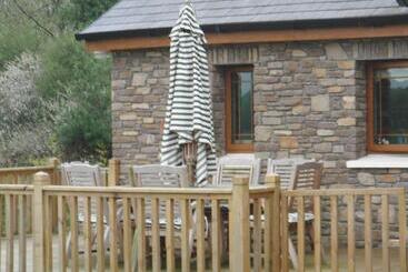 تختخواب و صبحانه Woodlands House