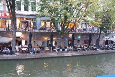 هتل Boerderij Hazenveld