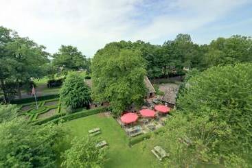 هتل Boerderij Restaurant De Gloepe