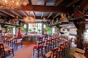 هتل Boerderij Restaurant De Gloepe