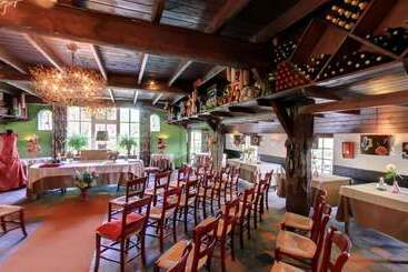 هتل Boerderij Restaurant De Gloepe