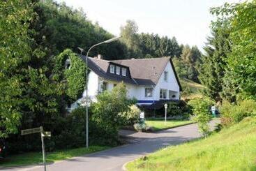 هتل Pension Waldblick Garni