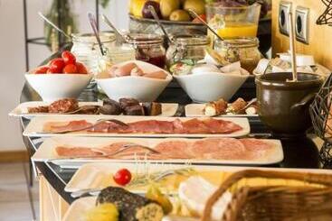 هتل Pension Waldblick Garni
