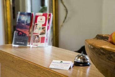هتل Pension Waldblick Garni
