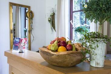 هتل Pension Waldblick Garni