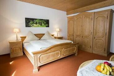 هتل Pension Waldblick Garni