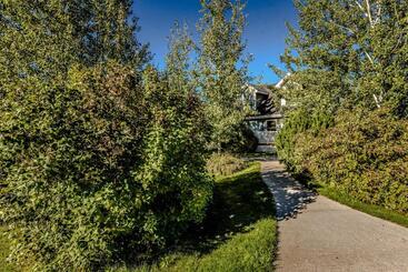 تختخواب و صبحانه Fox Hollow Inn
