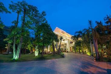 Borei Angkor Resort & Spa - Siem Reap