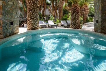 هتل Afroditi Venus Beach Resort