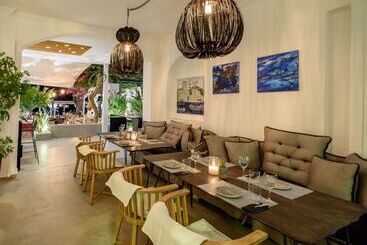 هتل Afroditi Venus Beach Resort
