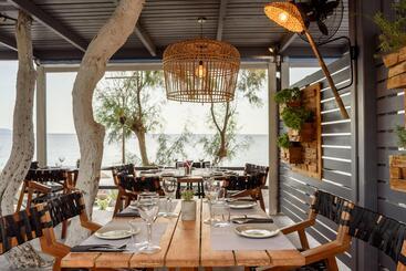 هتل Afroditi Venus Beach Resort