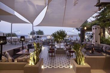 هتل Afroditi Venus Beach Resort