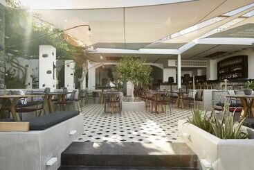 هتل Afroditi Venus Beach Resort