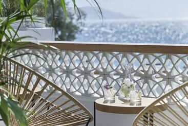 هتل Afroditi Venus Beach Resort