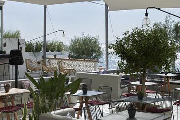 هتل Afroditi Venus Beach Resort