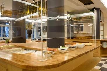هتل Afroditi Venus Beach Resort