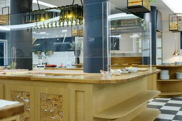 هتل Afroditi Venus Beach Resort