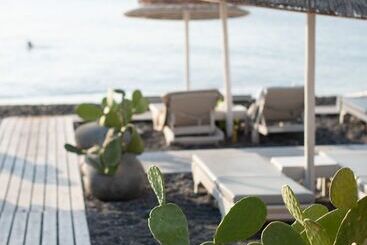 هتل Afroditi Venus Beach Resort