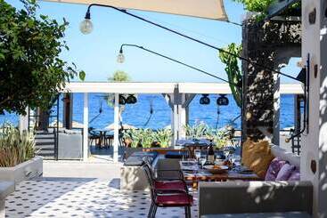 هتل Afroditi Venus Beach Resort