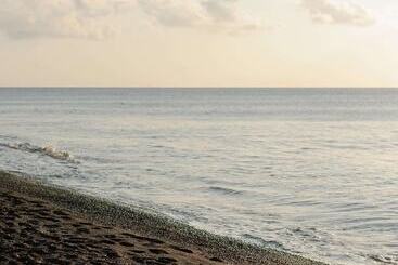 هتل Afroditi Venus Beach Resort